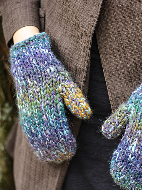 Knit the quick and easy Grace mittens from Berroco