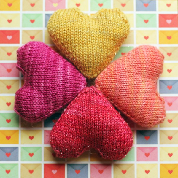 Tanis Gray's knit hearts free pattern.