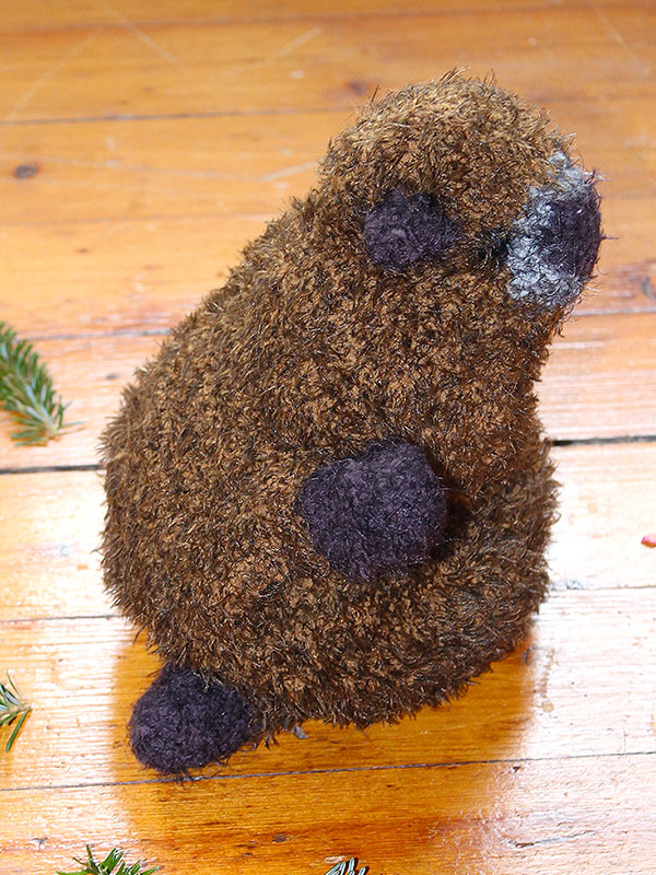 Knit a marmot to celebrate Groundhog Day.