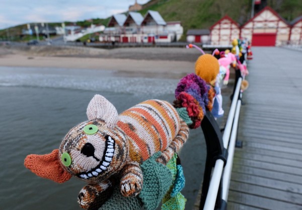 alice in wonderland yarn bombing