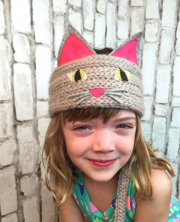 make a spool knit cat headband with help from vickie howell