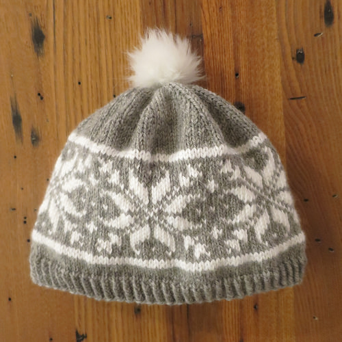 knit and easy colorwork snowflak hat