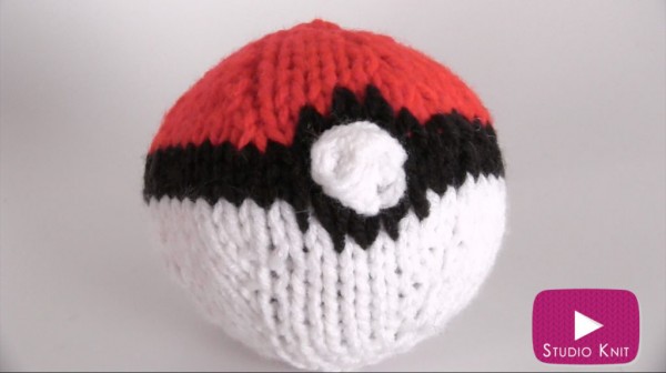 Knit or crochet a Pokeball