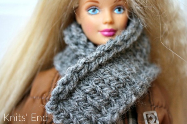 Knit a simple scarf for a fashion doll. 