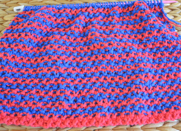 Two-Color Moss Stitch Washcloth Knitting Pattern