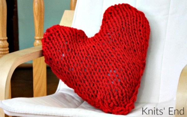 Heart shaped pillow knitting pattern