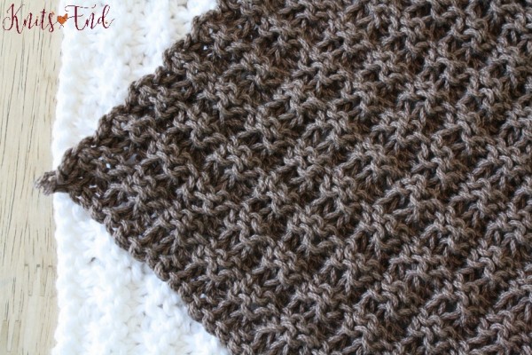 Waffle stitch dishcloth knitting pattern.