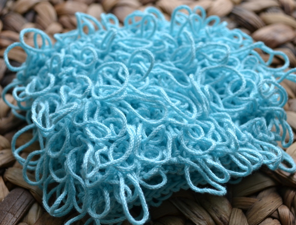 Knit a dishcloth in loop stitch with the Knitted Kitchen Blog Hop.