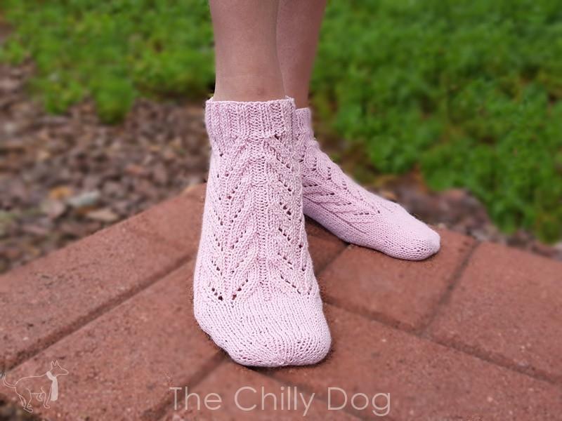 Dog socks hotsell knitting pattern