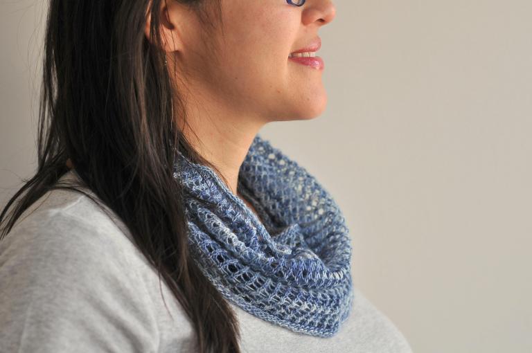 mesh lace cowl knitting pattern