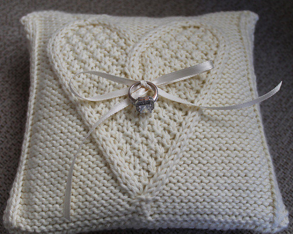 ring bearer pillow knitting pattern