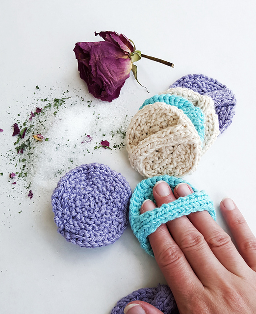 knit facial scrubbies