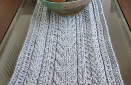 Knit a table runner before the big food holidays!