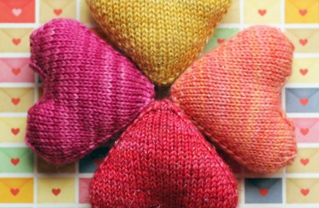 Tanis Gray's knit hearts free pattern.