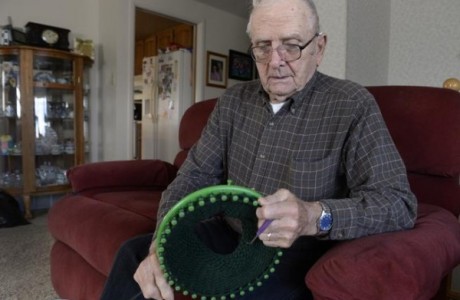 Vet loom knits hats, to take part in ManCraft show in Colorado.