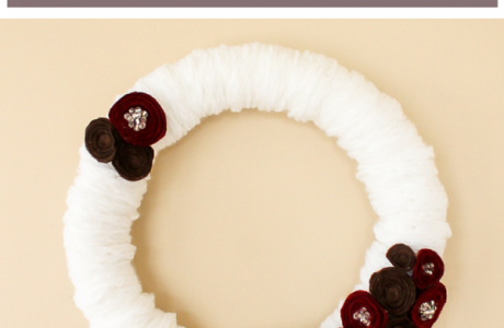 use a finger knit cord to make a cute wreath.