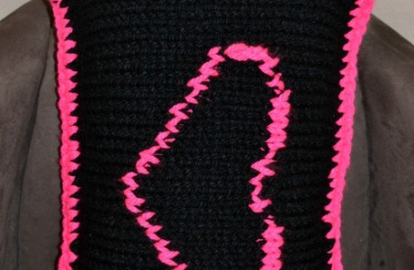 Knit a pillow with the