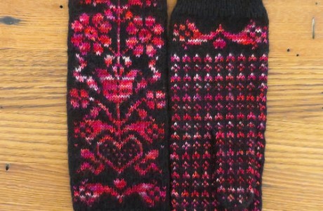Knit a piar of gorgeous mitts inspired by austria