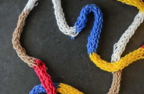 finger knit doctor who garland