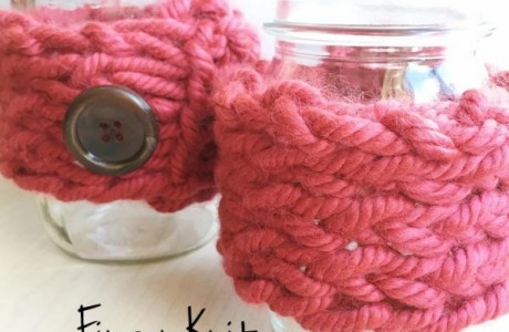 finger knit mason jar cozies and a different way to finger knit