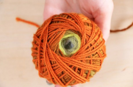 Make a magic yarn ball with needle felting