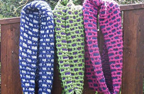 French inspired cowl in brick stitch knitting pattern