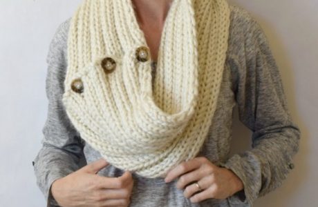 Knit a giant ribbed cowl you can wear two ways.