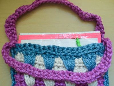 Add a no-sew liner to your knit bags with duct tape.