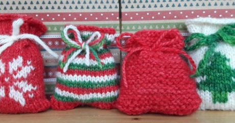 Santa Bag knitting patterns and knit advent calendars.