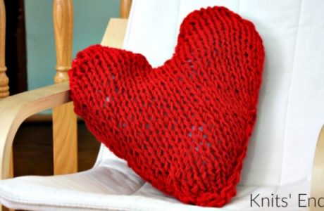 Heart shaped pillow knitting pattern