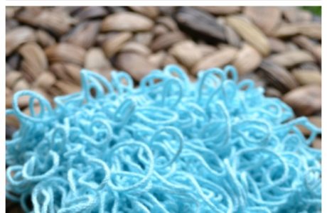 Knit a dishcloth in loop stitch with the Knitted Kitchen Blog Hop.