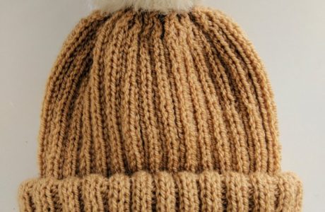 slouchy pompom hat knitting pattern