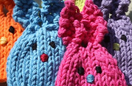 huggie bunny egg cozy knitting pattern