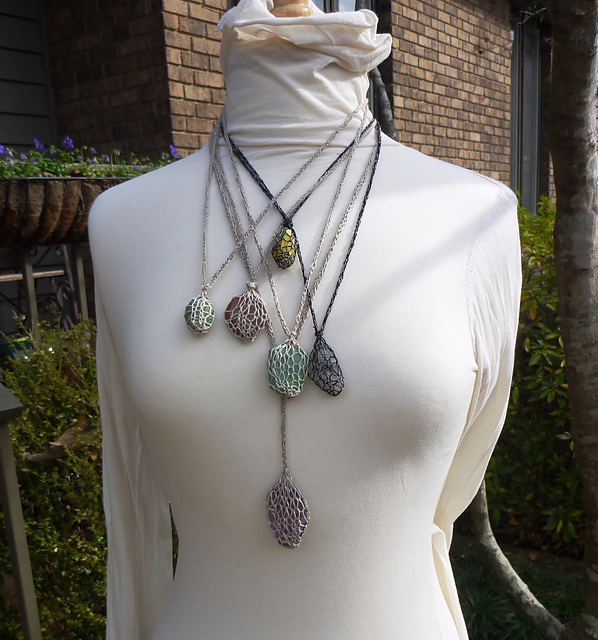 knit necklace rocks