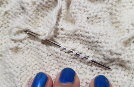 how to weave in ends in knitting
