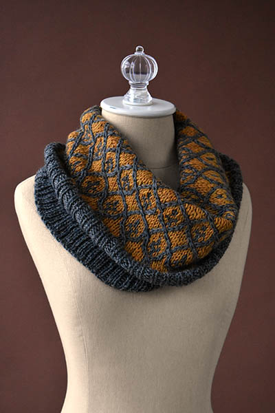 willowwork colorwork cowl