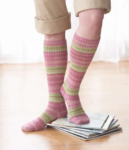Free Knitting Pattern – Knee High Socks – Knitting